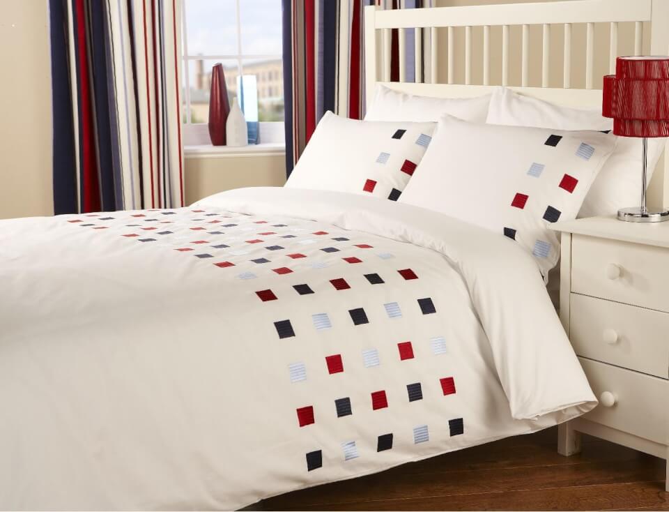Cách chọn chăn ga gối đệm cho ngày hè 12 Chọn sản phẩm có chất liệu sợi cotton hay sợi microtex là phù hợp với ngày hè